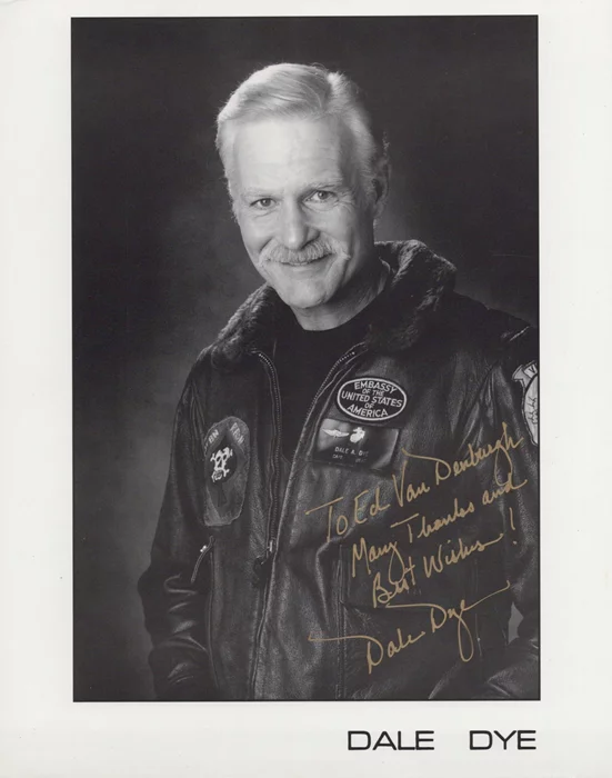 Dale Dye autograph