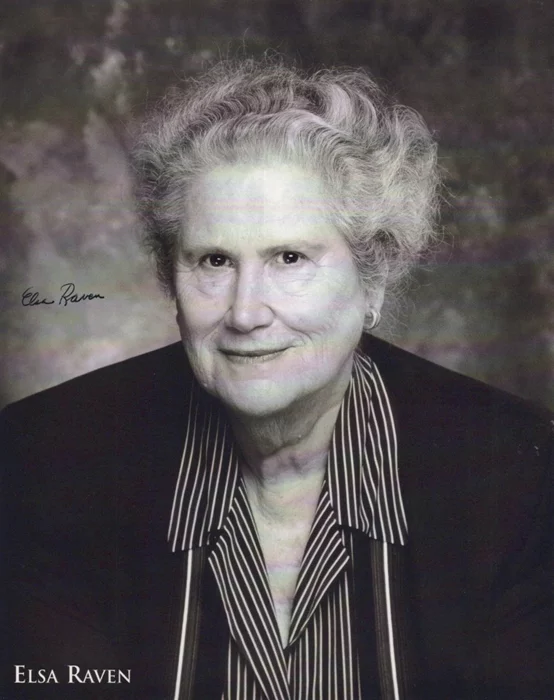 Elsa Raven autograph