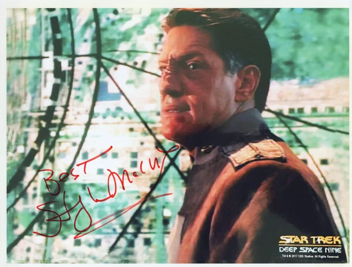 Stephen Macht autograph