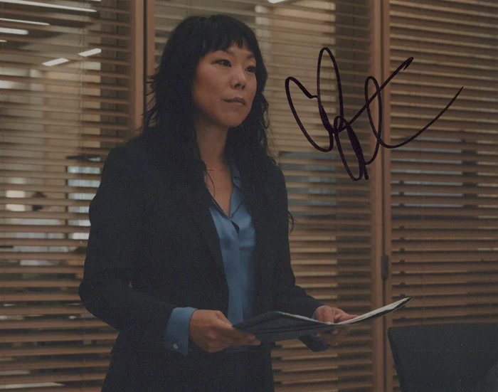 Ali Ahn autograph