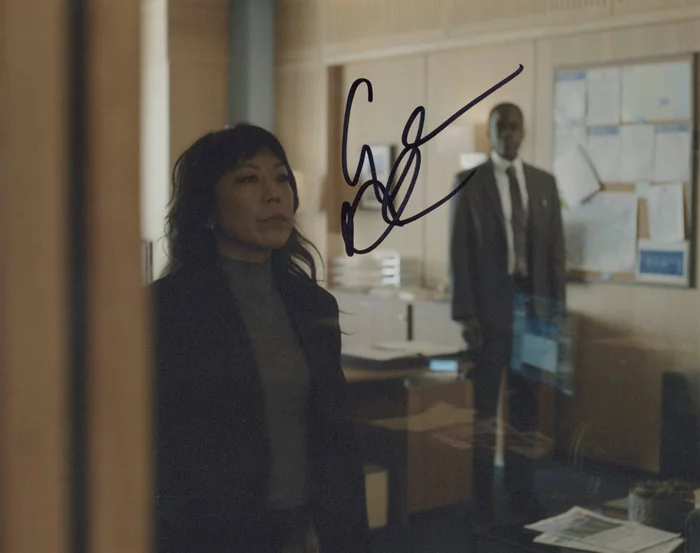 Ali Ahn autograph