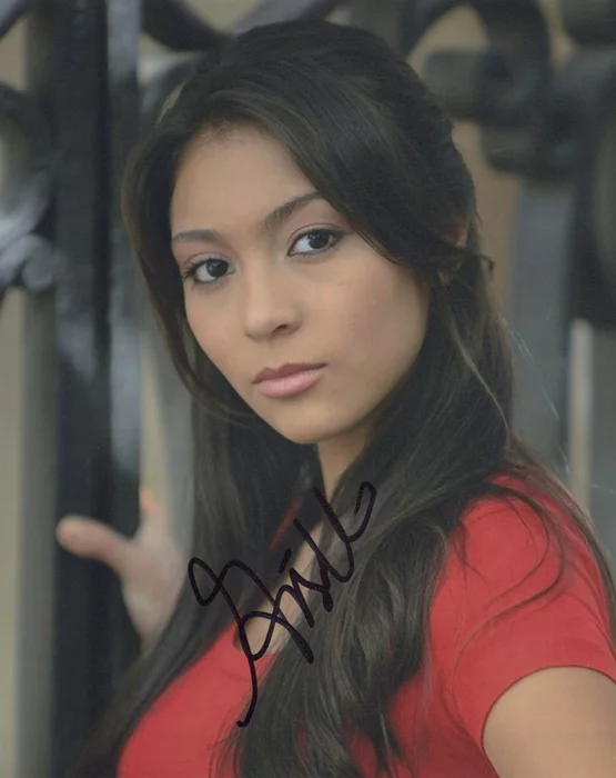 Giselle Bonilla autograph