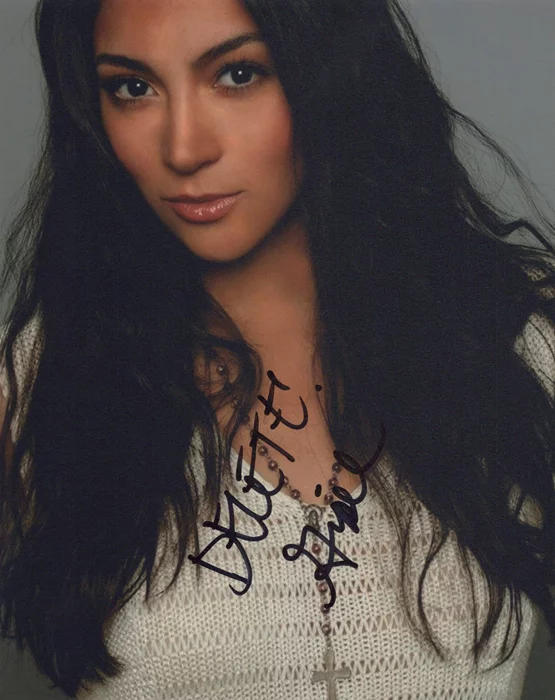 Giselle Bonilla autograph