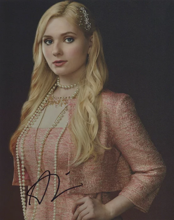 Abigail Breslin autograph