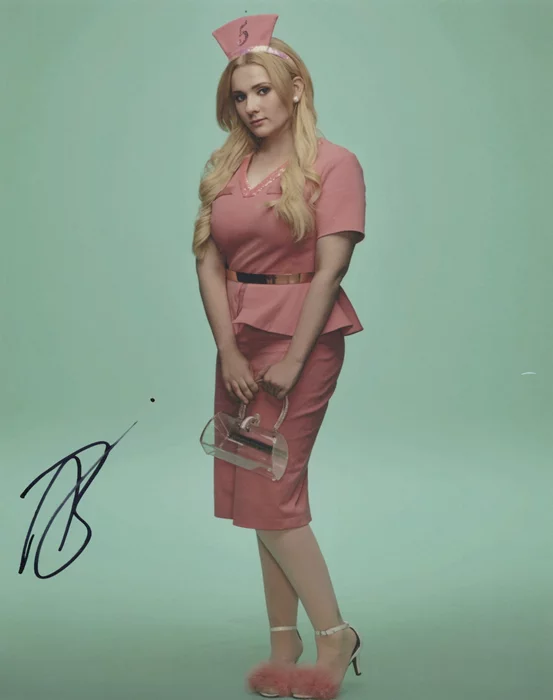 Abigail Breslin autograph