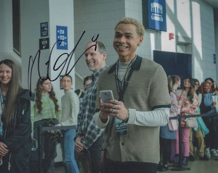 Miles Gutierrezz-Riley autograph