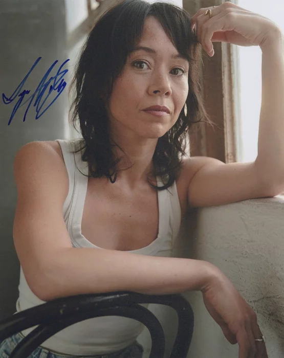Syra McCarthy autograph