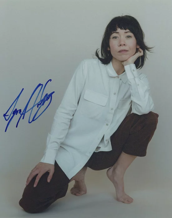 Syra McCarthy autograph