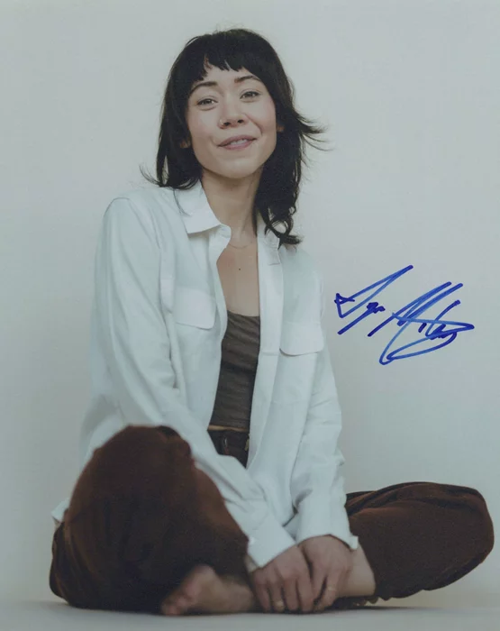 Syra McCarthy autograph