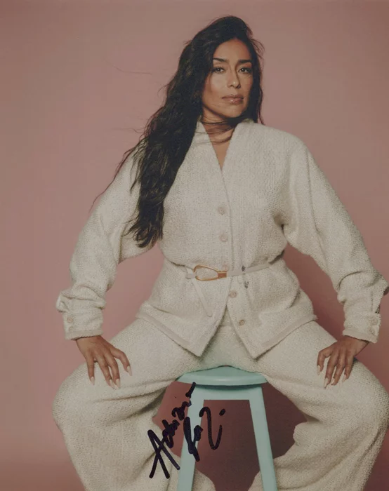 Adriana Paz autograph