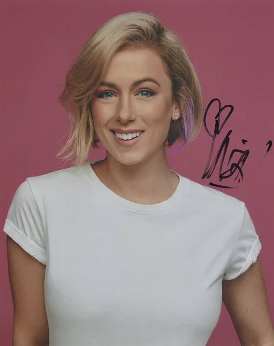 Iliza Shlesinger autograph