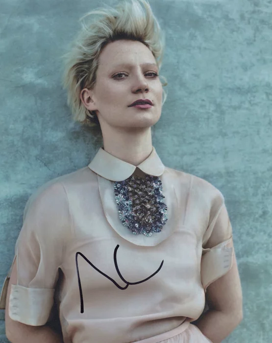 Mia Wasikowska autograph