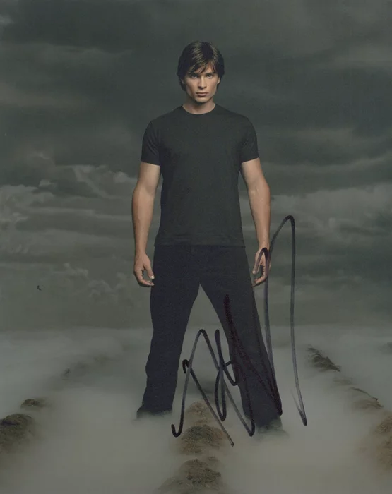 Tom Welling autograph