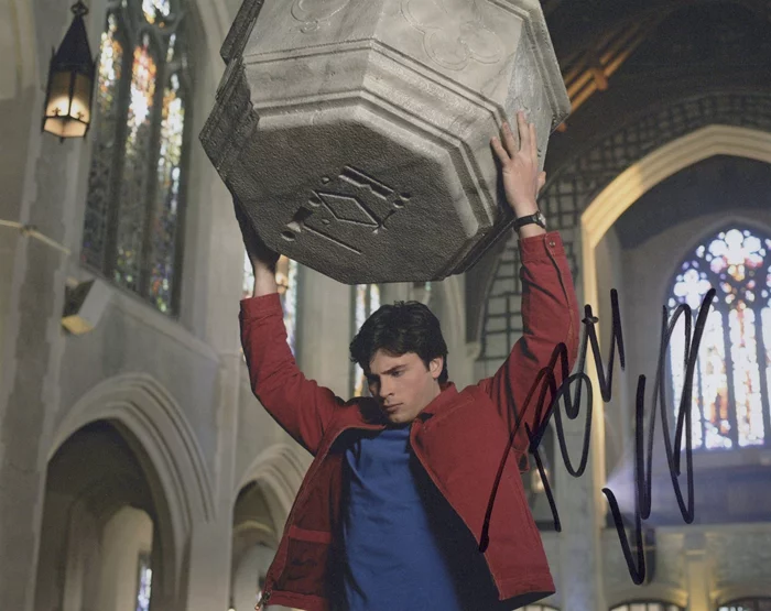 Tom Welling autograph