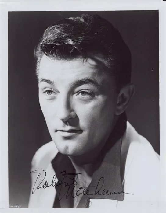 Robert Mitchum autograph