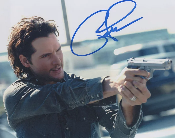 Peter Facinelli autograph