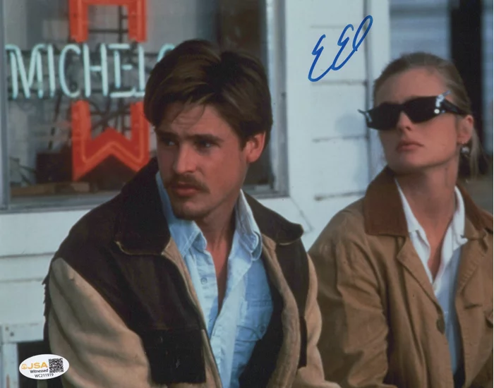 Erika Eleniak autograph