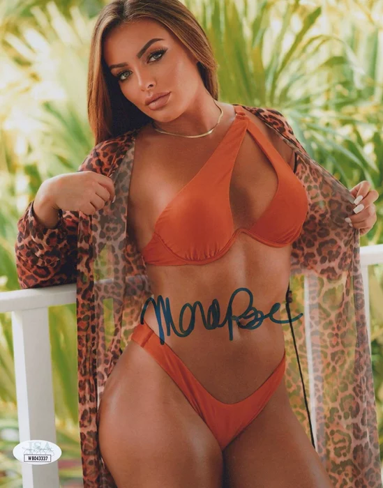 Mandy Rose autograph