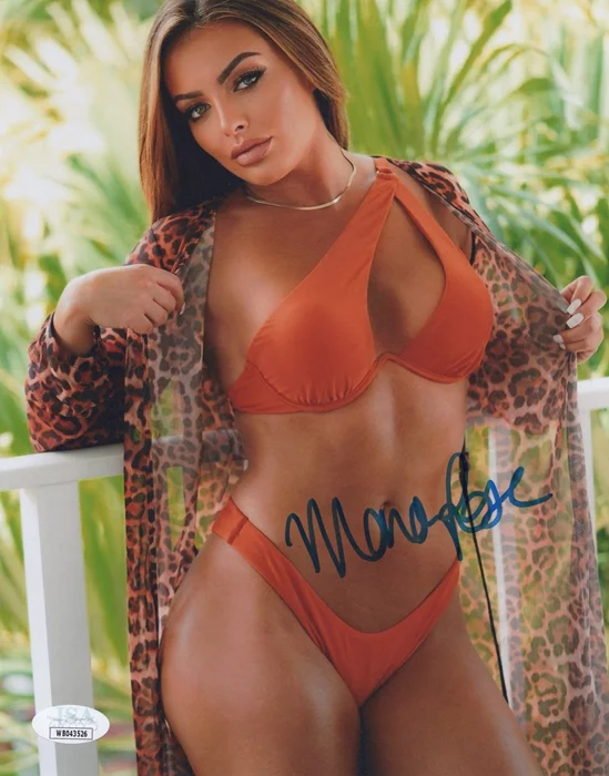 Mandy Rose autograph