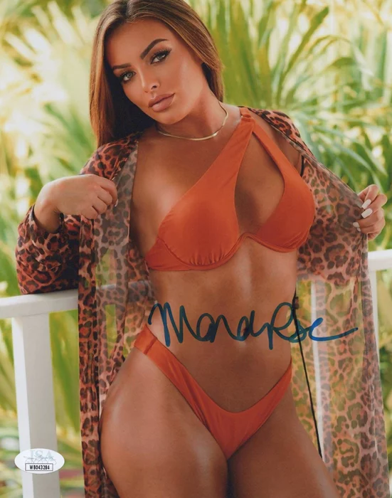 Mandy Rose autograph