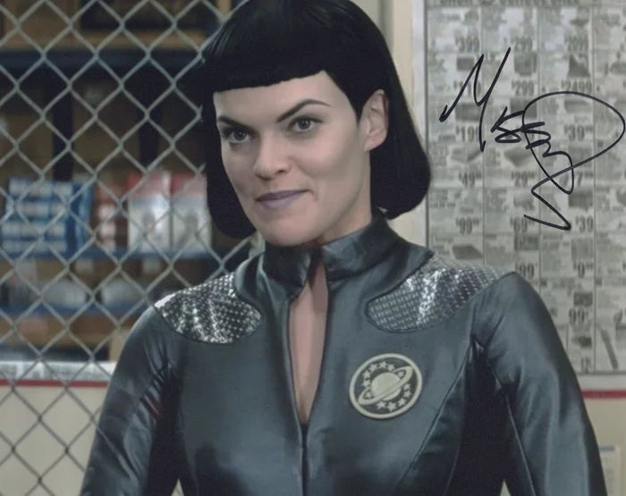 Missi Pyle autograph