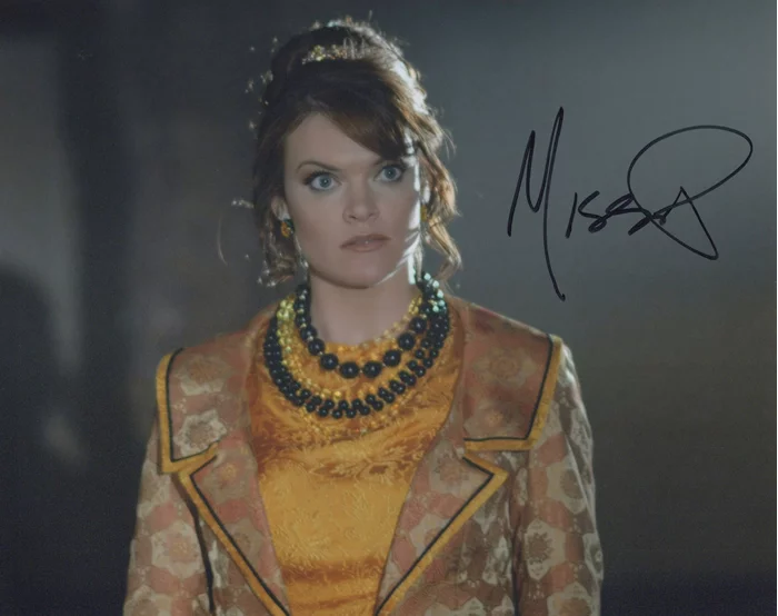 Missi Pyle autograph