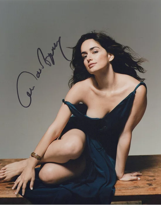 Ana de la Reguera autograph