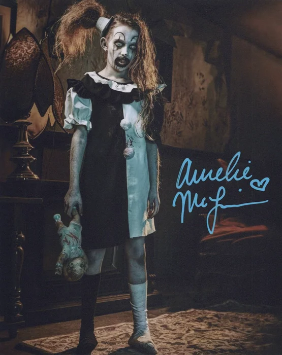 Amelie McLain autograph