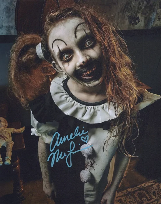 Amelie McLain autograph