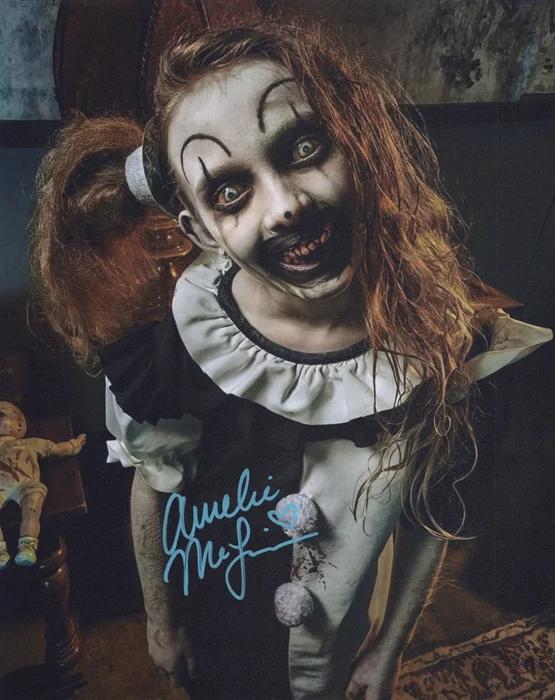 Amelie McLain autograph