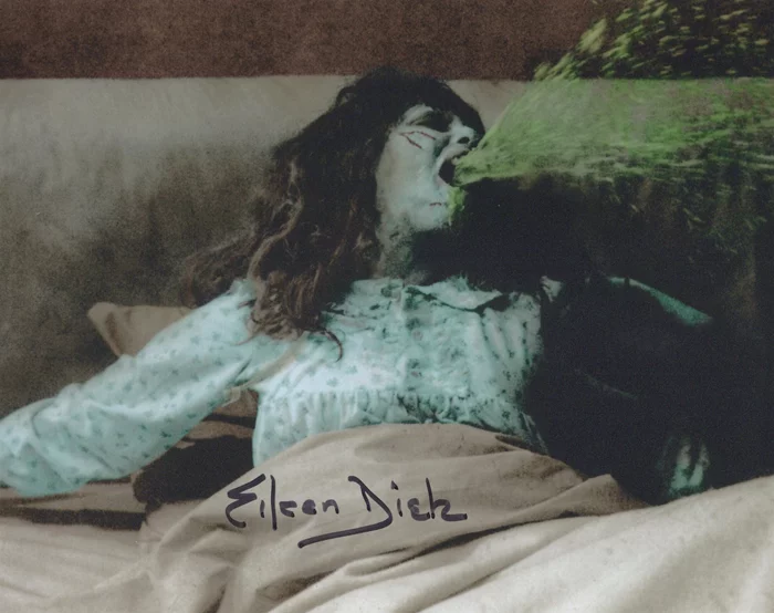 Eileen Dietz autograph