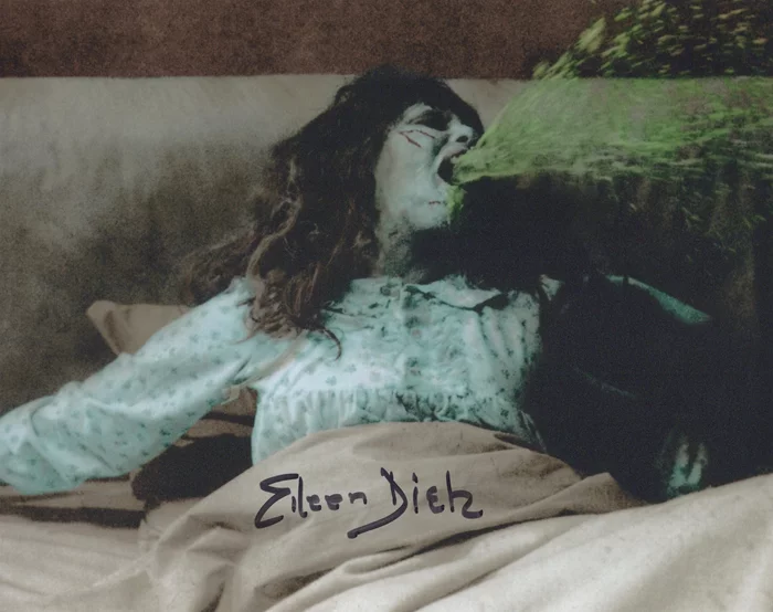 Eileen Dietz autograph