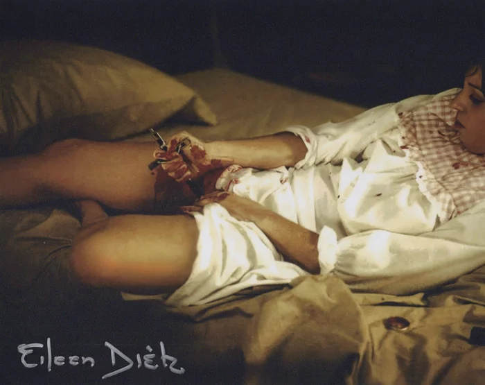 Eileen Dietz autograph