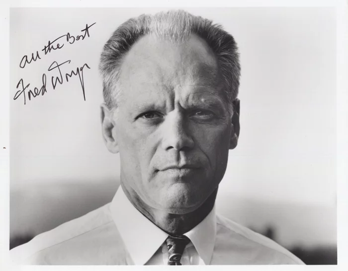 Fred Dryer autograph