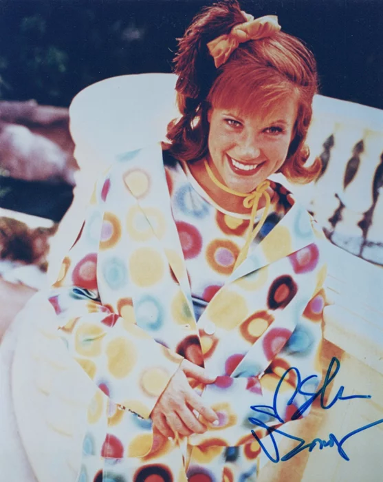 Elisa Donovan autograph