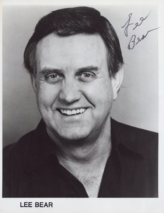 Lee Bear autograph