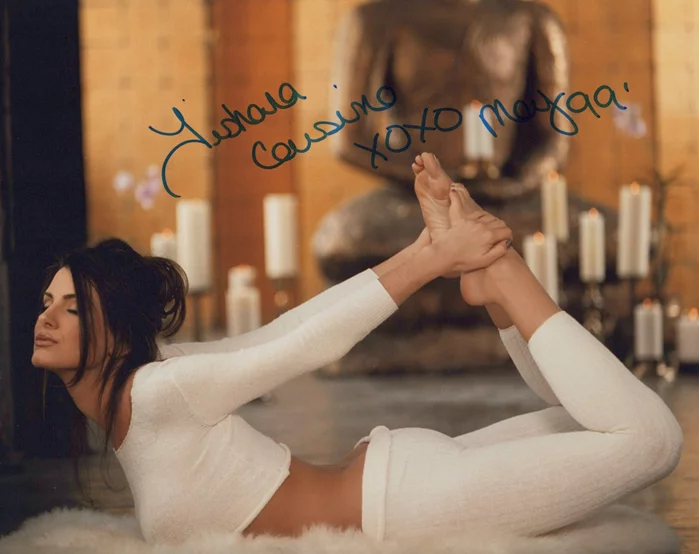 Tishara Cousino autograph