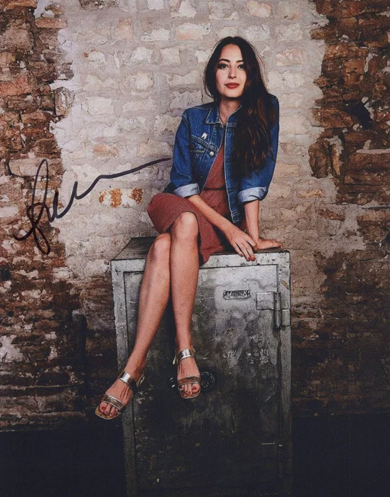 Fabianne Therese autograph