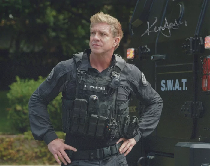 Kenneth Johnson autograph