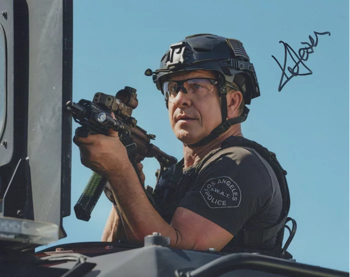 Kenneth Johnson autograph