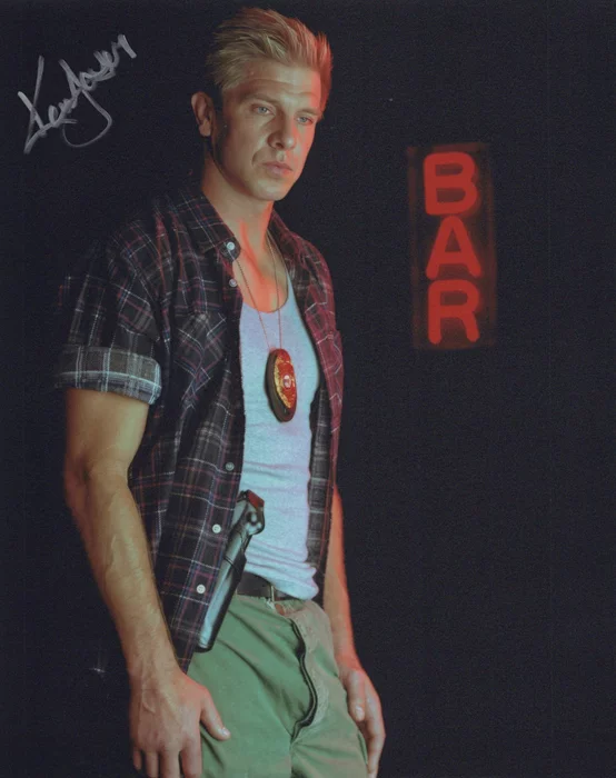 Kenneth Johnson autograph