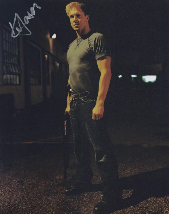Kenneth Johnson autograph