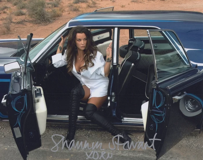 Shannon Stewart autograph