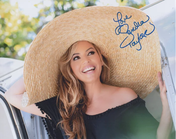 Sandra Taylor autograph