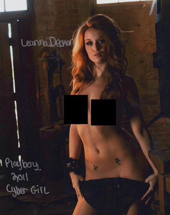 Leanna Decker autograph