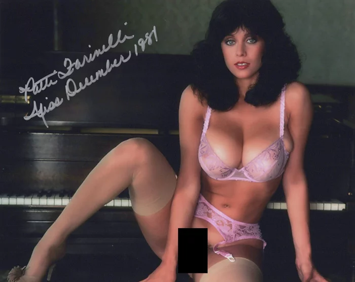 Patti Farinelli autograph