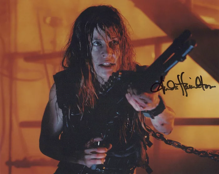 Linda Hamilton autograph