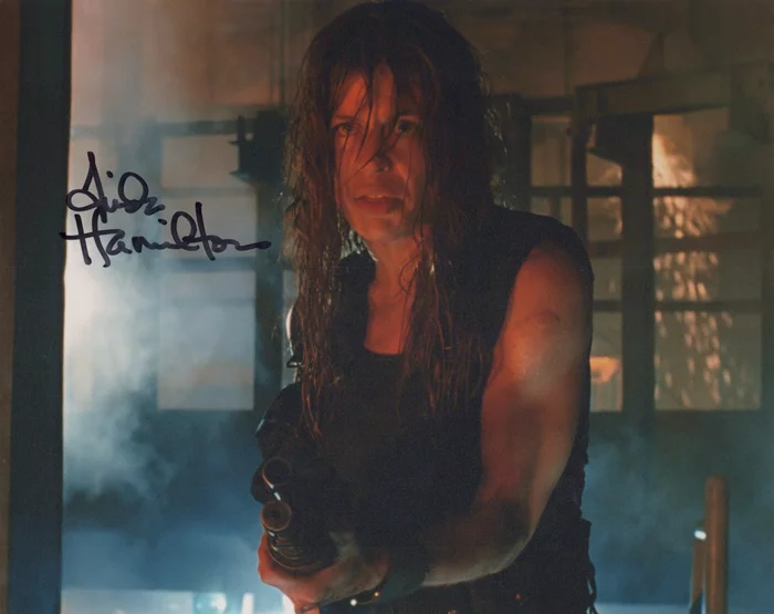 Linda Hamilton autograph