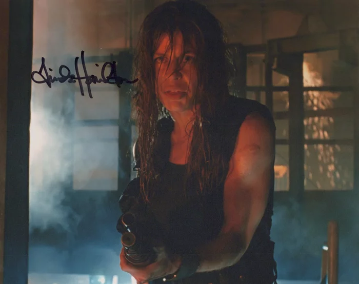 Linda Hamilton autograph