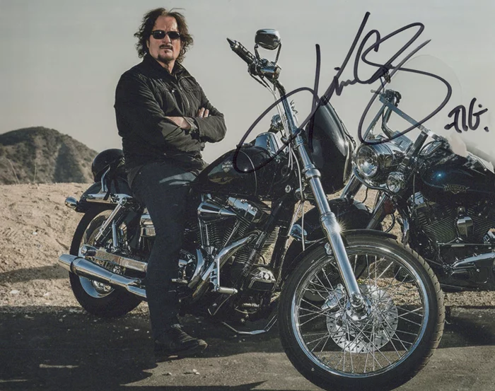 Kim Coates autograph